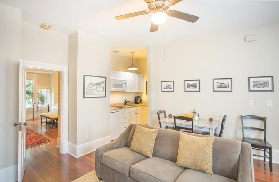 Delia Row - 903C by Lucky Savannah Apartment in Savannah