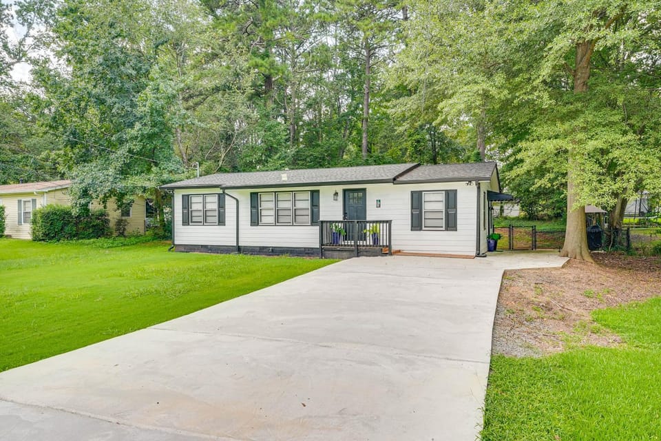 5 Mi to Town: Pet-Friendly Retreat in Marietta! House in Marietta