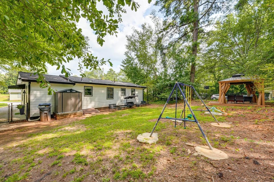 5 Mi to Town: Pet-Friendly Retreat in Marietta! House in Marietta