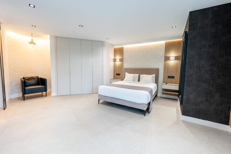 Bed, Photo of the whole room, Bedroom, wardrobe