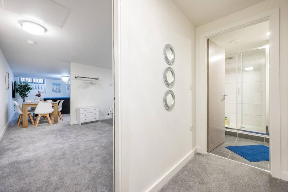 Navy Diamond Apartment in Bradford! Apartment in Bradford