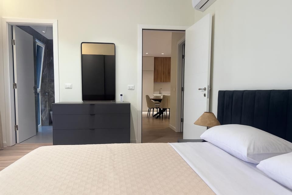 Emerald Luxury 2 Bedroom, 2 Bathroom Apartment Apartment in Tirana