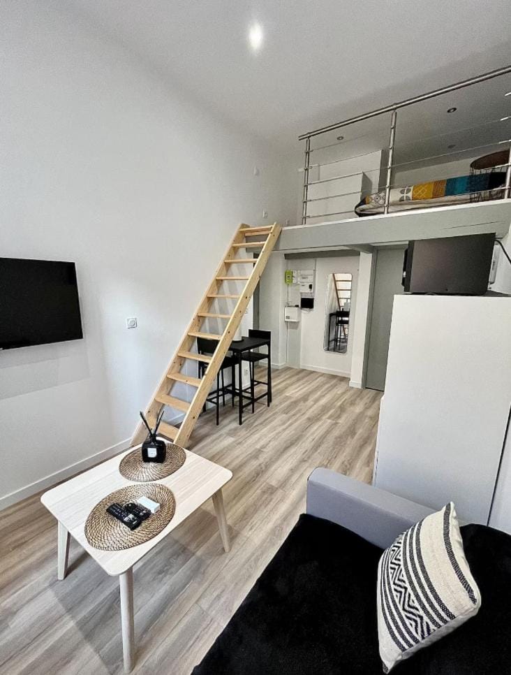 Appartement proche centre Apartment in Villeurbanne