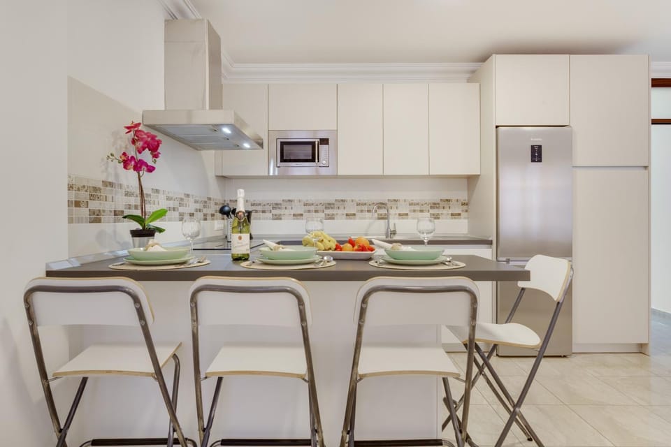 Property building, Kitchen or kitchenette, Living room