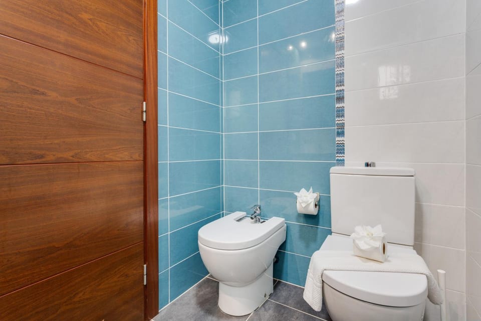 Bathroom, Living room