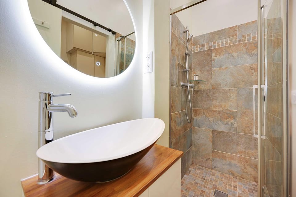 Shower, Bathroom