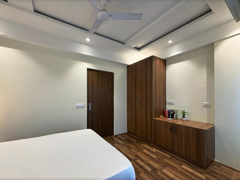 Bed, Photo of the whole room, Bedroom, wardrobe