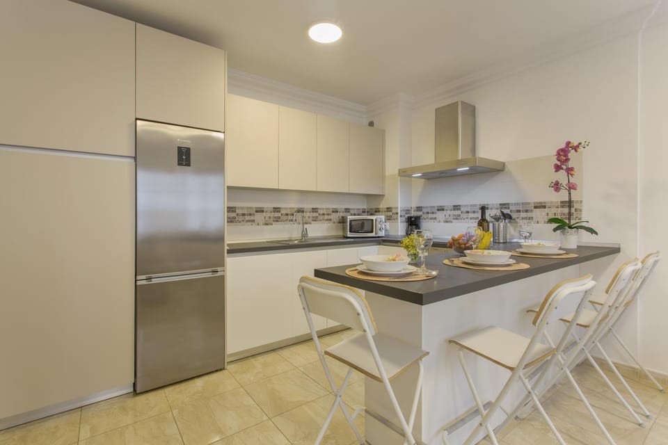 Property building, Kitchen or kitchenette, Living room