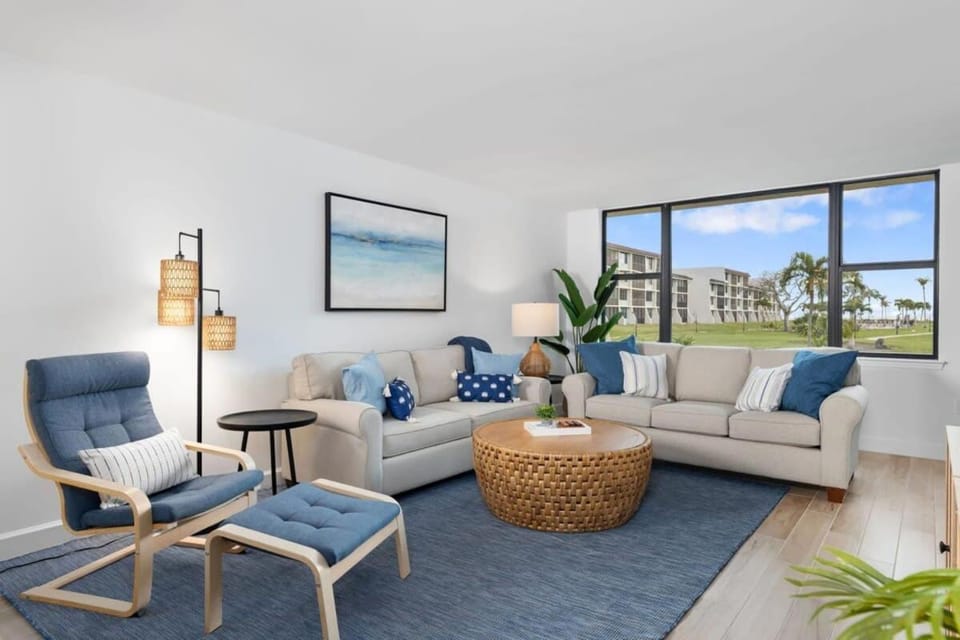 Loggerhead 351 - Gorgeous Walkout Unit at Loggerhead Cay Gulf Views House in Sanibel Island