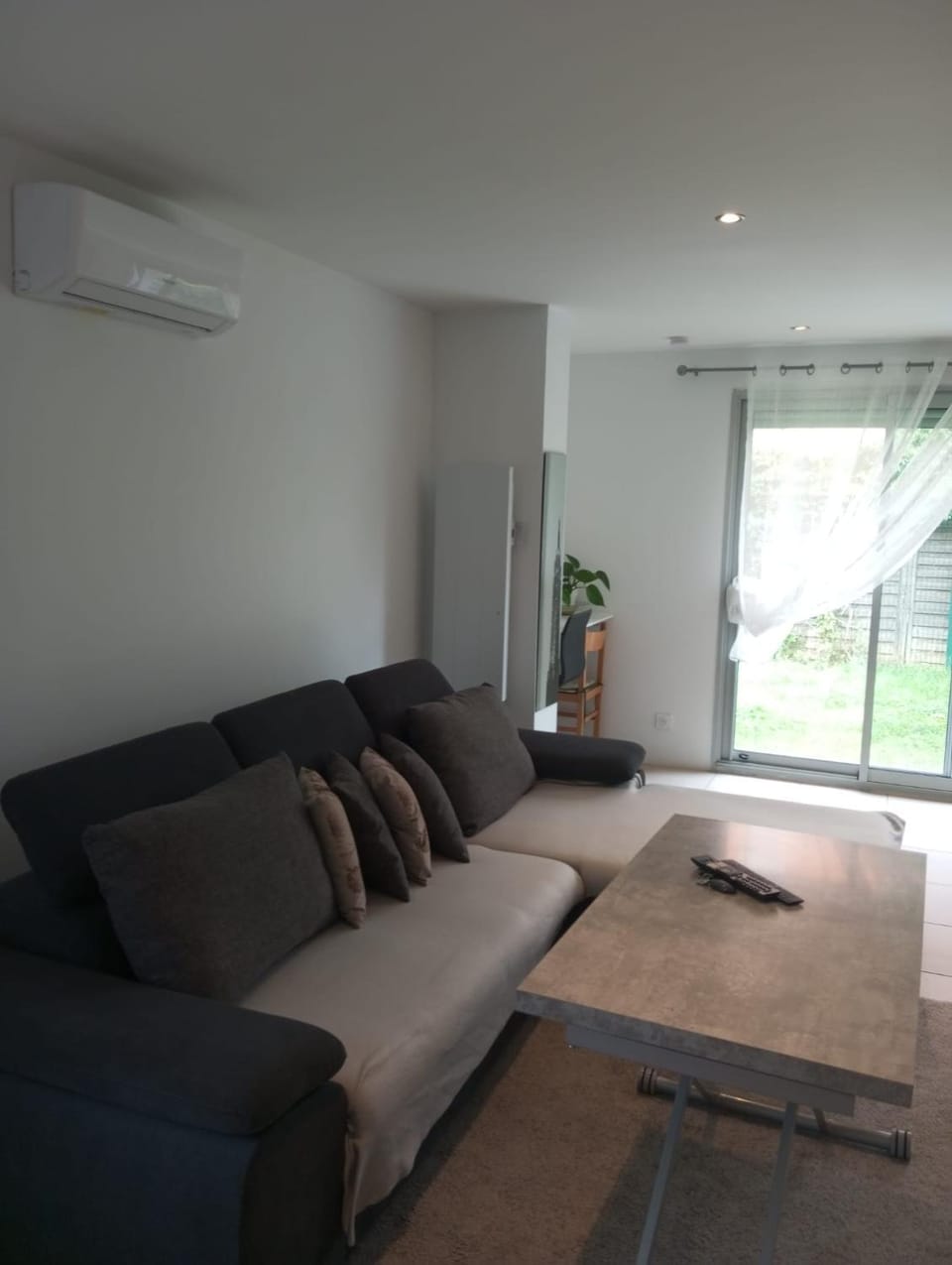 Living room, air conditioner