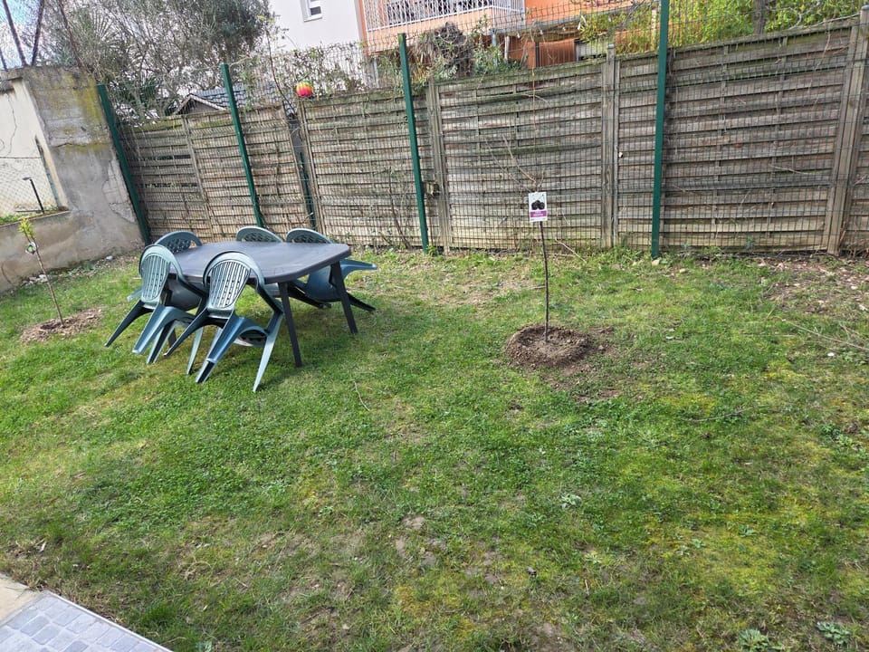 Studios dans une résidence sécurisée et calme avec place de parking Apartment in Villeurbanne