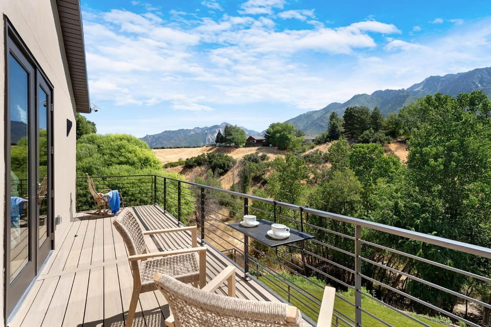 Balcony/Terrace, Mountain view