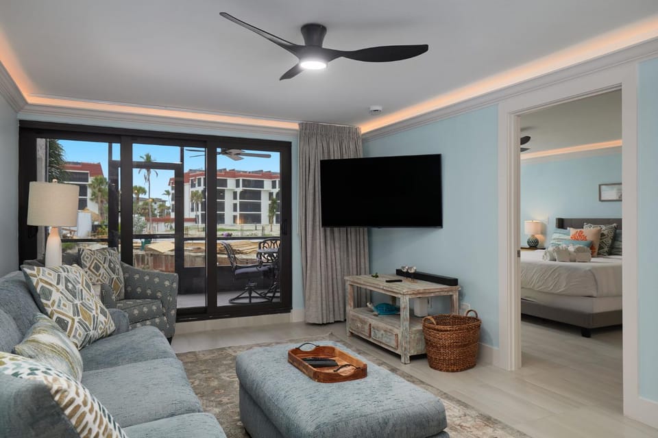 Pointe Santo E3 - Gorgeous Corner Residence at Pointe Santo House in Sanibel Island