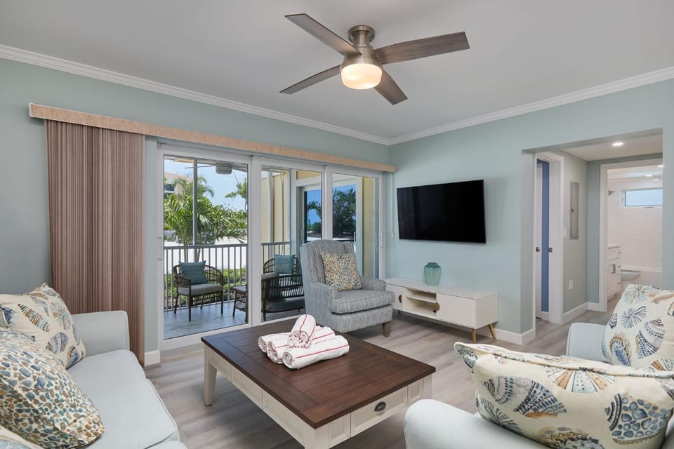 Villa Sanibel 2A - Exclusive Villa Sanibel Retreat Steps to Beach House in Sanibel Island