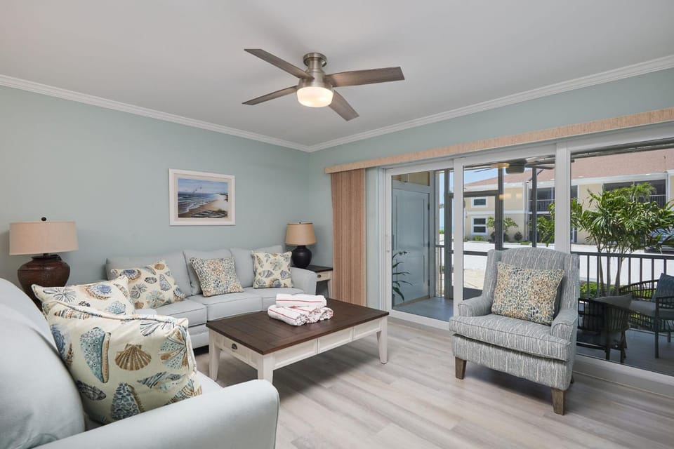 Villa Sanibel 2A - Exclusive Villa Sanibel Retreat Steps to Beach House in Sanibel Island