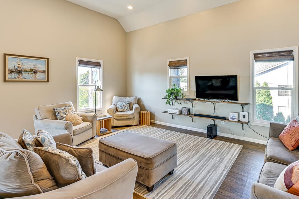 Lake Max Family Penthouse Walk to Academy House in Culver