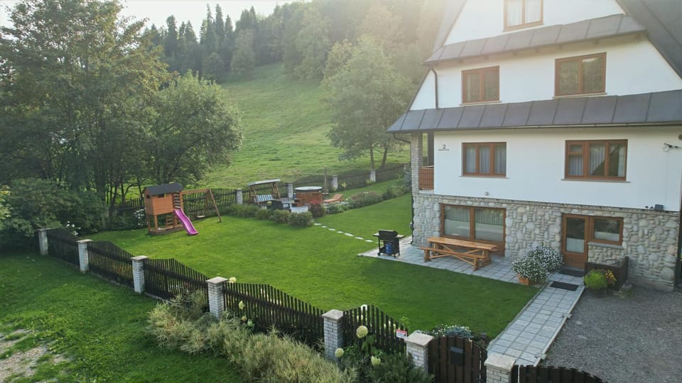 Property building, Natural landscape, Garden, Garden, Garden view