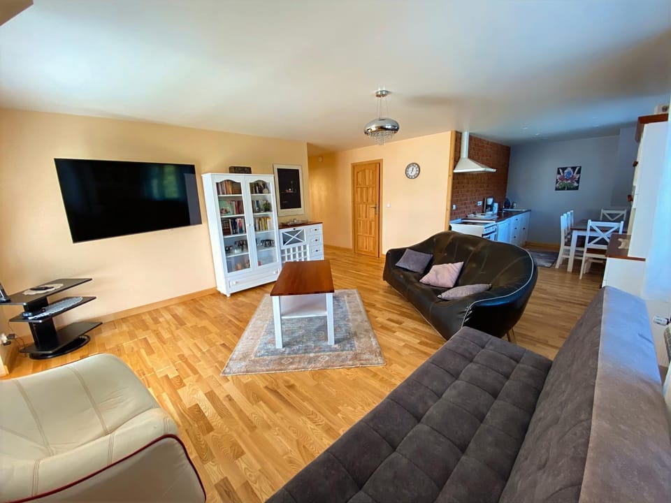 TV and multimedia, Living room, Seating area