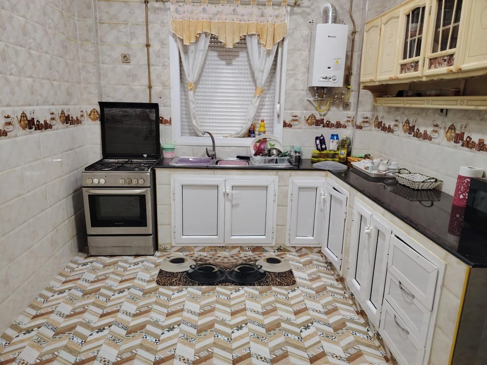 Appt F4 equipé au rez de chaussé d'un immeuble privé Apartment in Algeria