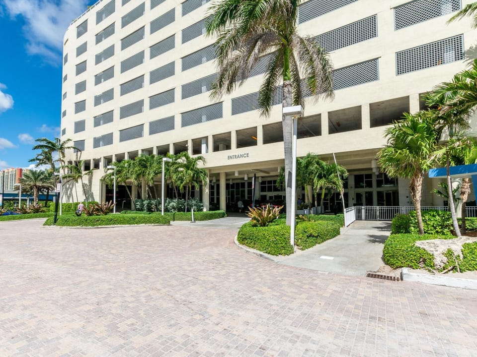 Property building, Day