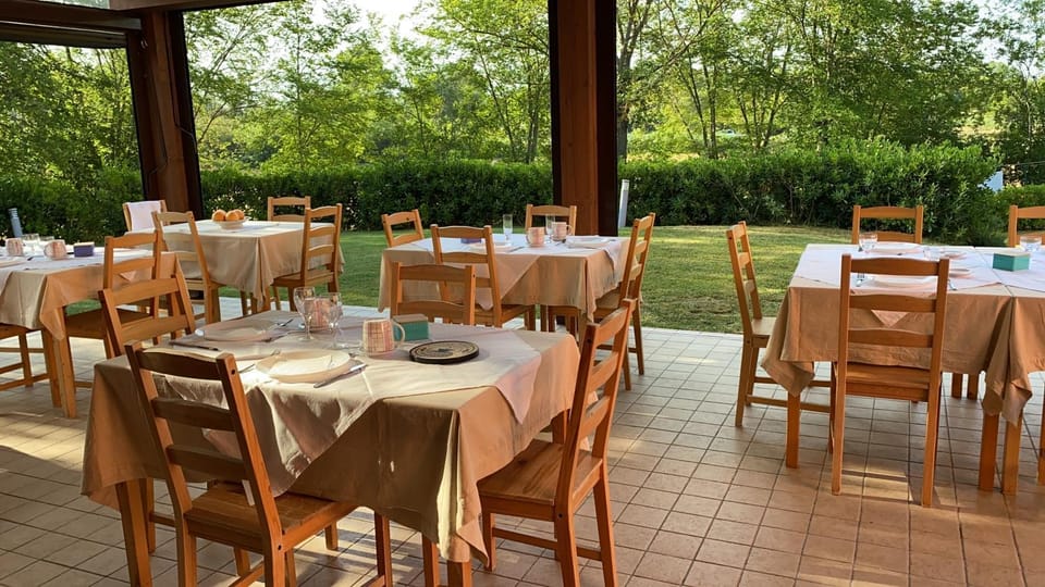 Restaurant/places to eat, Spring, Day, Garden, Banquet/Function facilities, Garden view