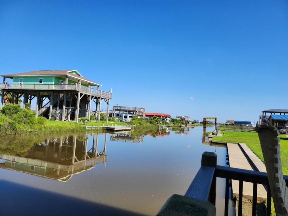 Seahorse Sea Waterfront Home ICW Access & Bay Views House in Bolivar Peninsula
