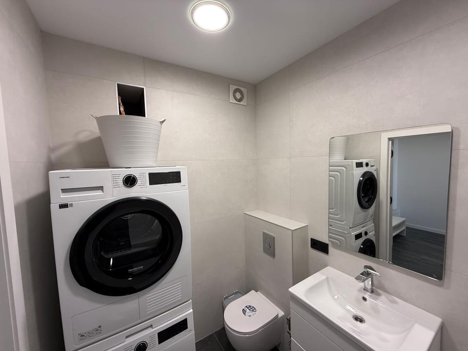 Modern, great city-forest view apartment Apartment in Chișinău