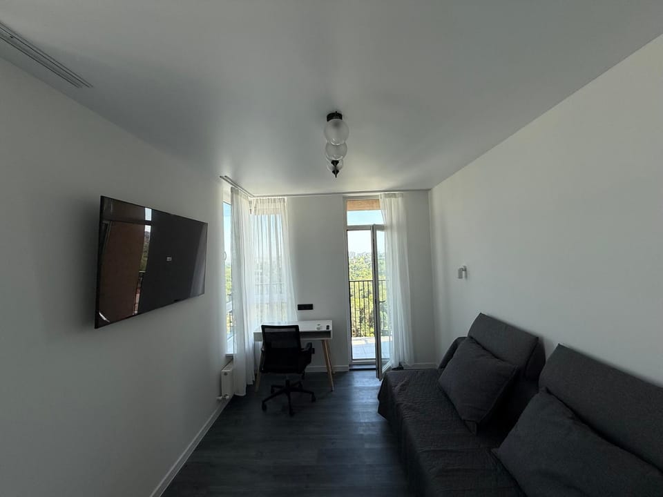 Modern, great city-forest view apartment Apartment in Chișinău