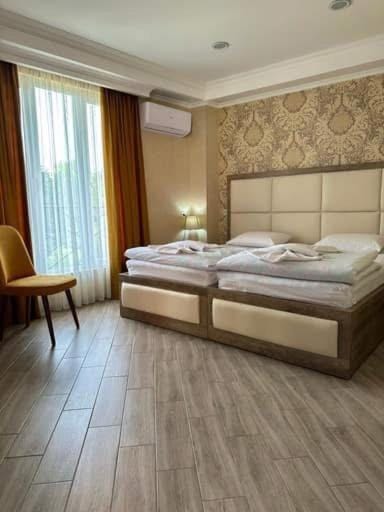 Photo of the whole room, Seating area, Bedroom, towels