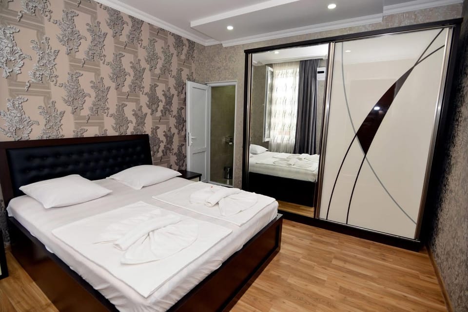 Bed, Photo of the whole room, wardrobe