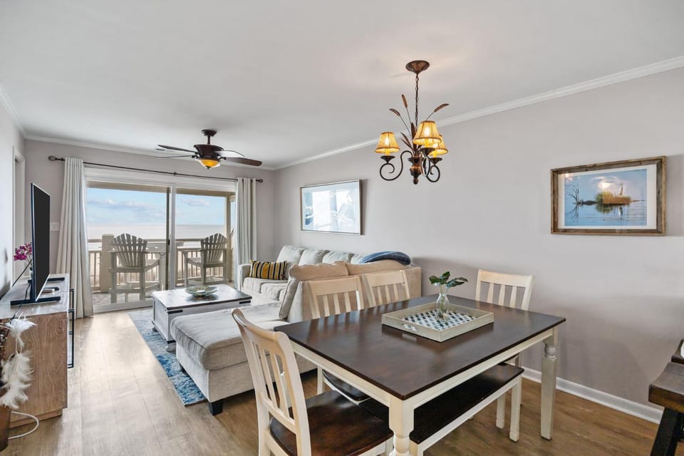 Oceanfront Paradise House in Caswell Beach