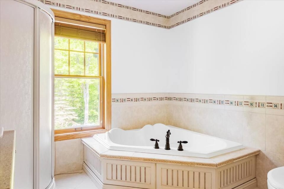 Le Chalet Orange Chalet in Shawinigan