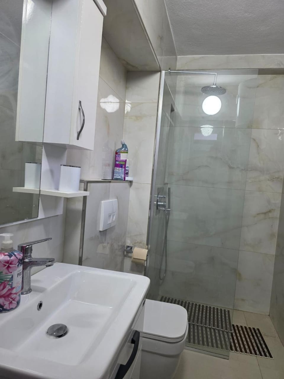 Shower, Toilet, Bathroom