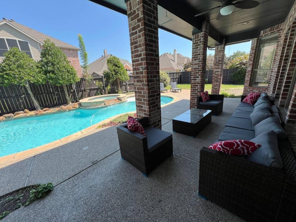 Lovejoy Serenity - Amazing pool, Games, Movie Room House in Allen