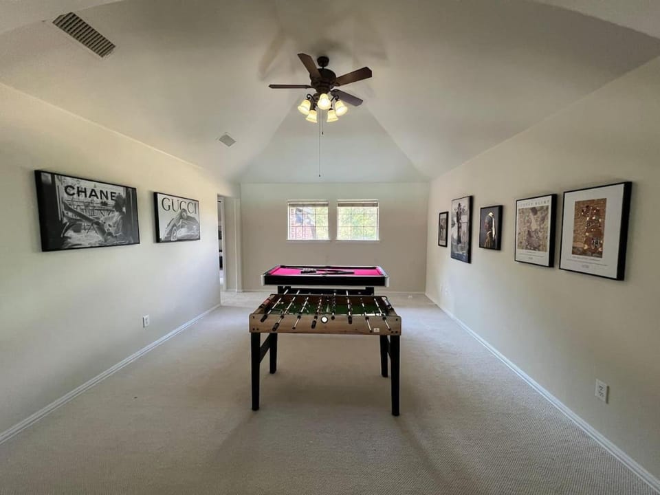 Lovejoy Serenity - Amazing pool, Games, Movie Room House in Allen