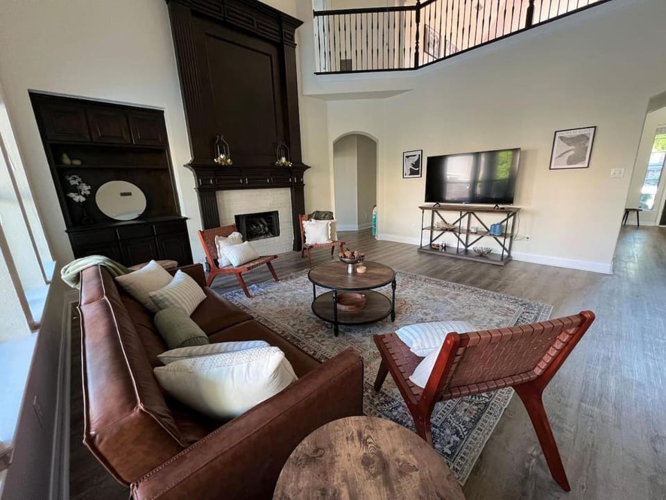 Lovejoy Serenity - Amazing pool, Games, Movie Room House in Allen