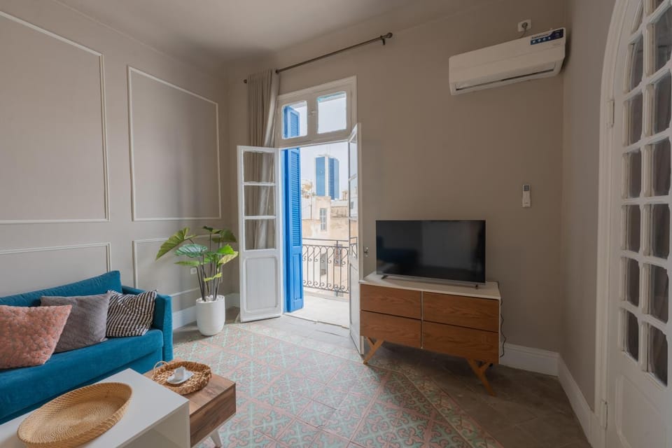 Quiet, volumes and light in downtown Tunis Apartment in Tunis