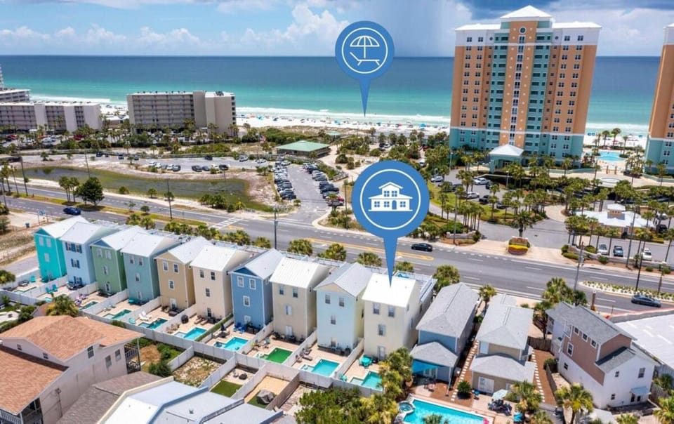 Property building, Day, Neighbourhood, Natural landscape, Bird's eye view, Beach, Pool view, Sea view, Street view, Swimming pool, Location