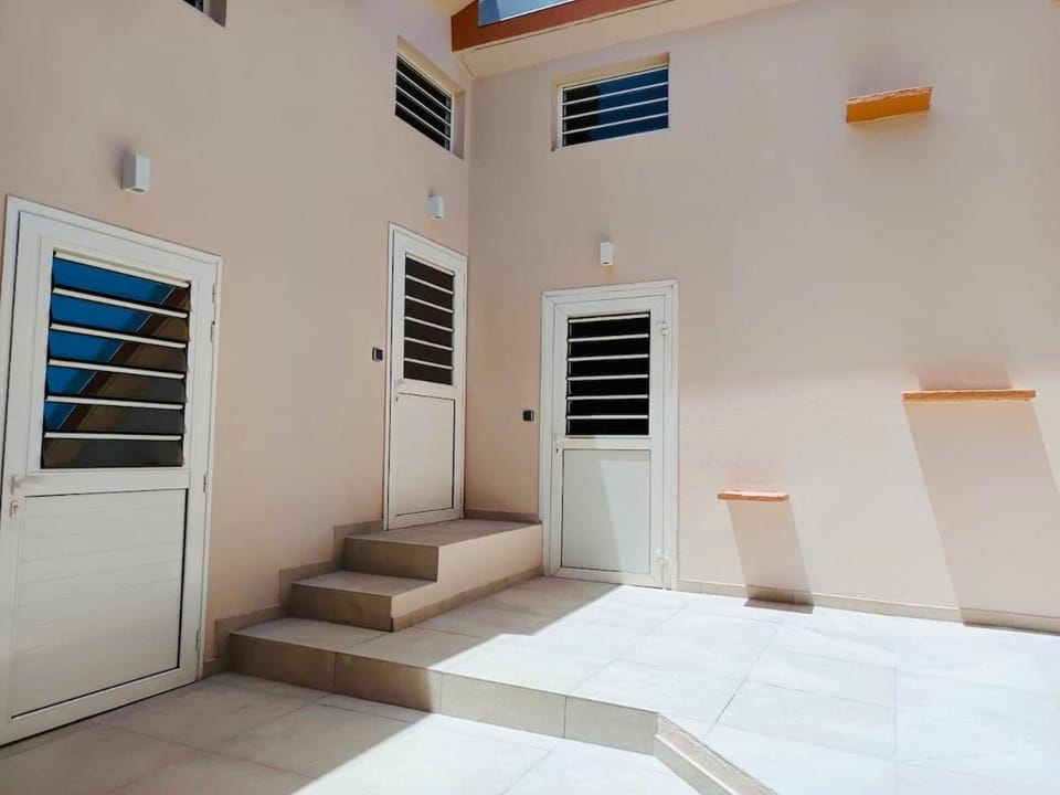 Résidence Ti'Chato - Villa et Studio, 1 à 20Pers, 50m de la plage Villa in Les Trois-Îlets