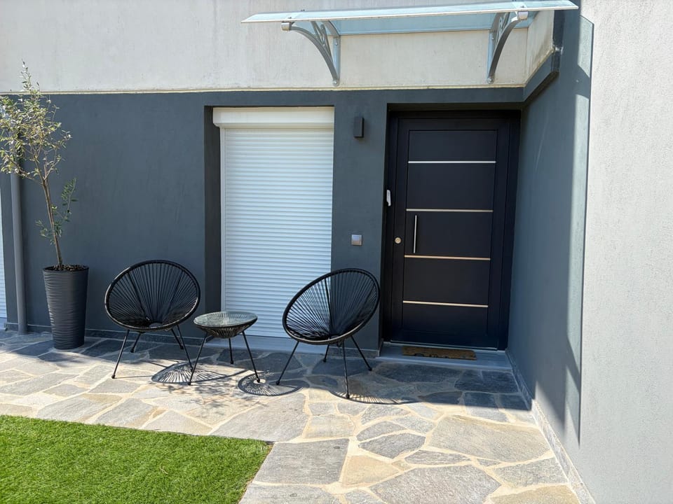 Property building, Facade/entrance