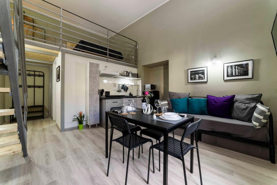 Kitchen or kitchenette, Living room, Seating area, Dining area