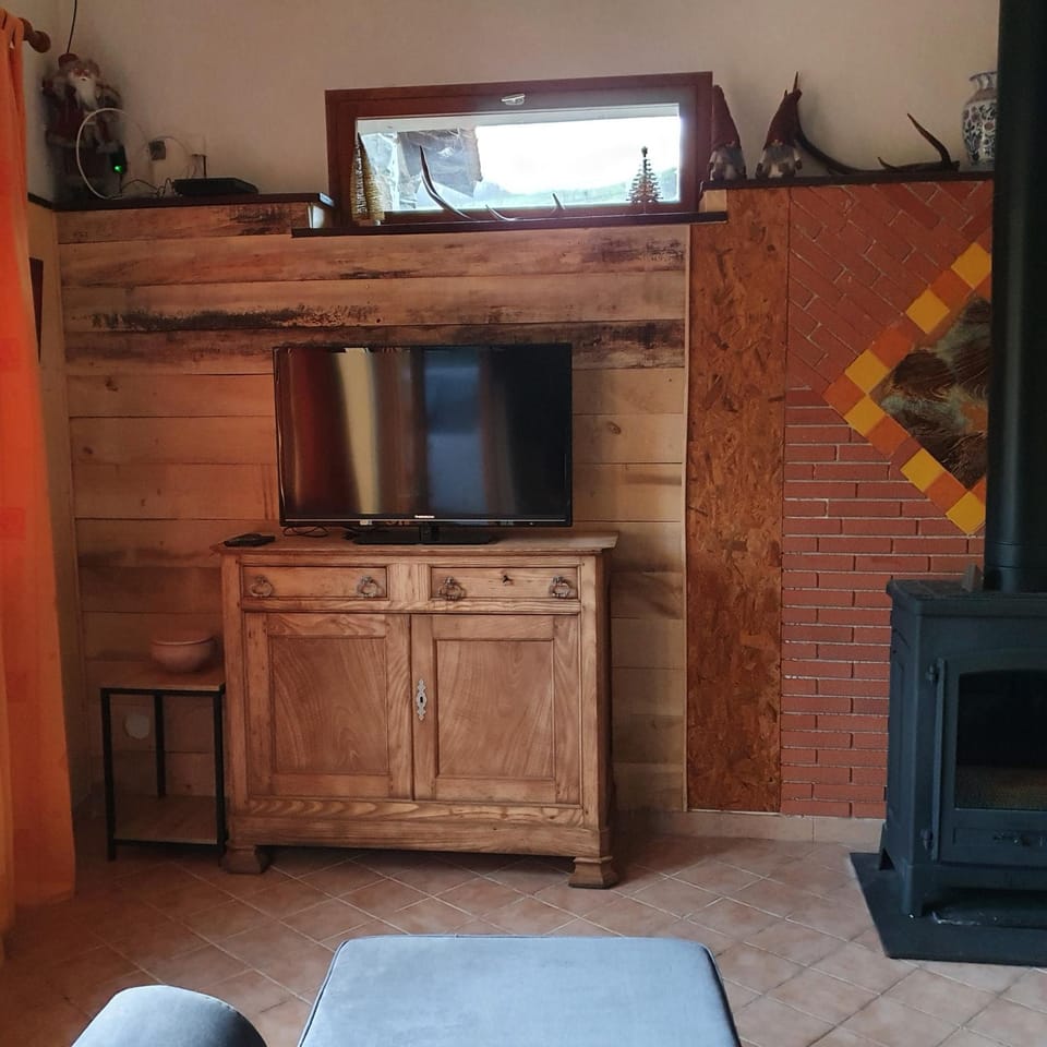 Charmant logement dans village de montagne House in Occitanie