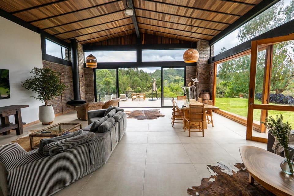 Garden, Seating area, Dining area