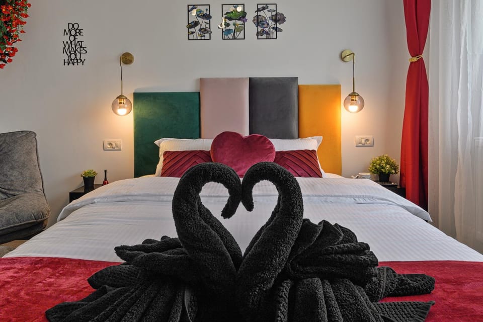 Bed, Photo of the whole room, Bedroom