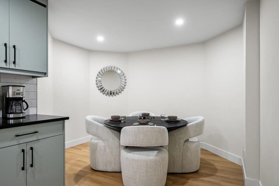 Private Sherwood Suite by Park Apartment in Calgary