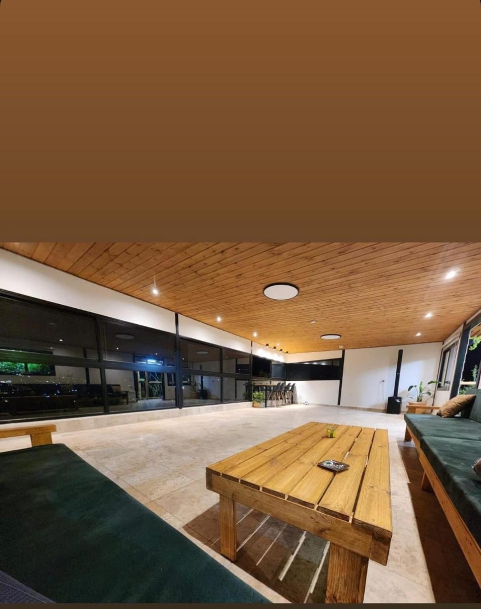 צימר אונייל House in North District