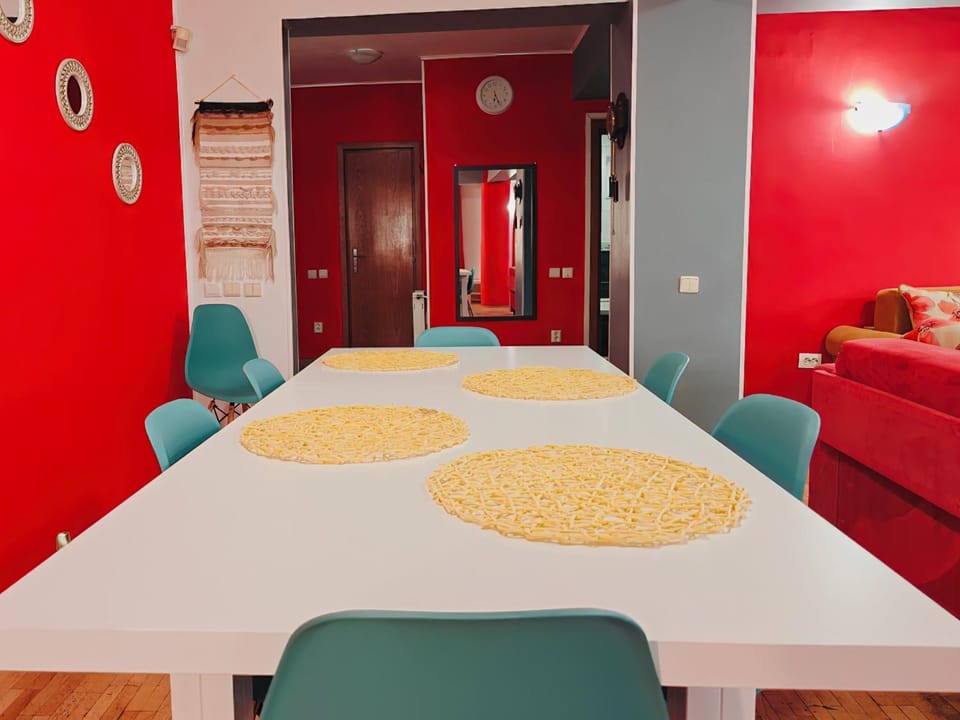 Living room, Photo of the whole room, Seating area, Dining area