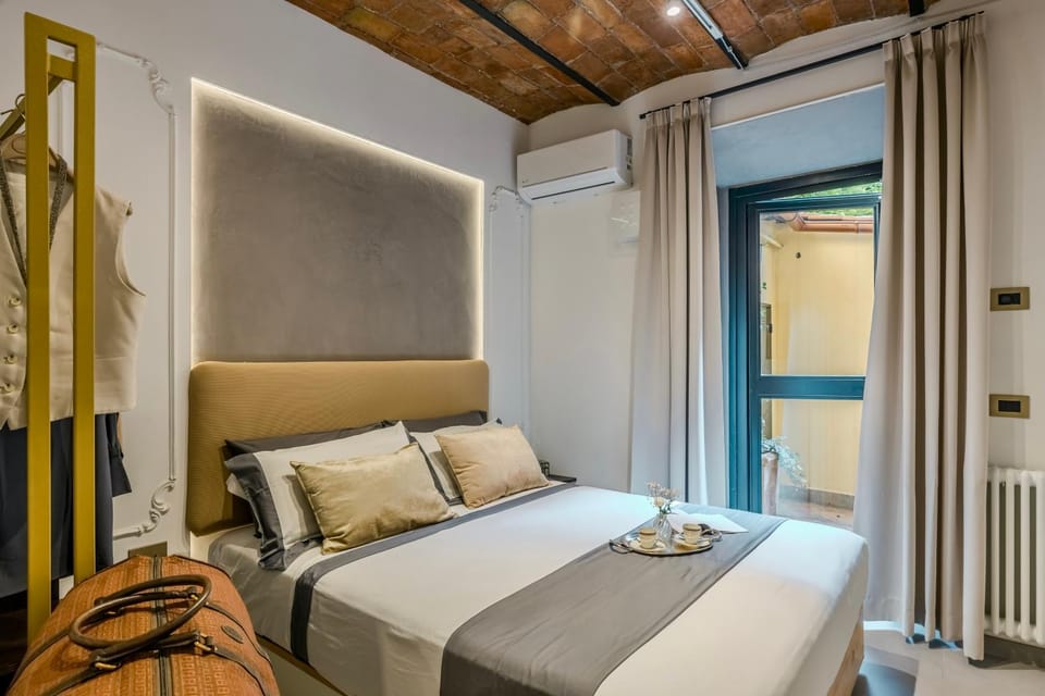 Bed, Day, Summer, Photo of the whole room, Decorative detail, Decorative detail, Bedroom, hair dryier, internet, internet, towels, towels, wardrobe, dryer, air conditioner, air conditioner