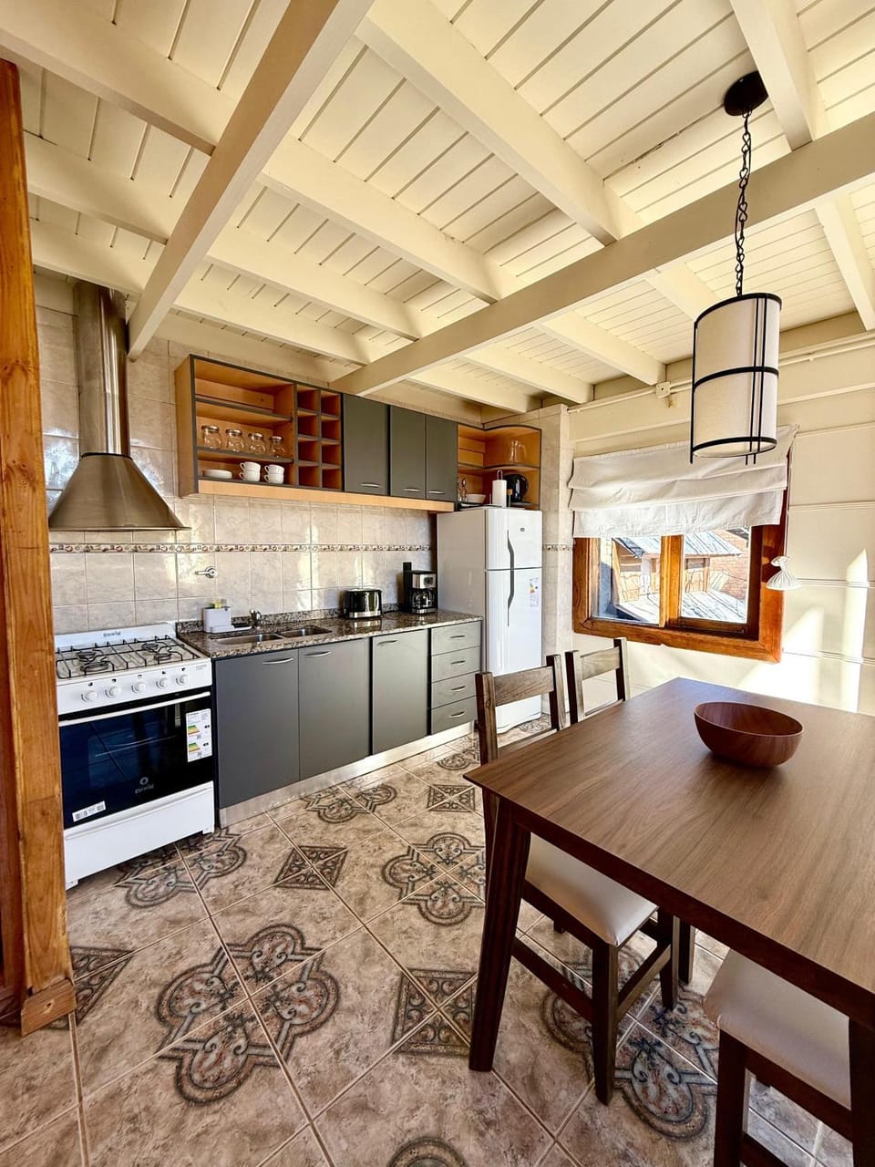 Kitchen or kitchenette, Dining area, oven, stove, toaster