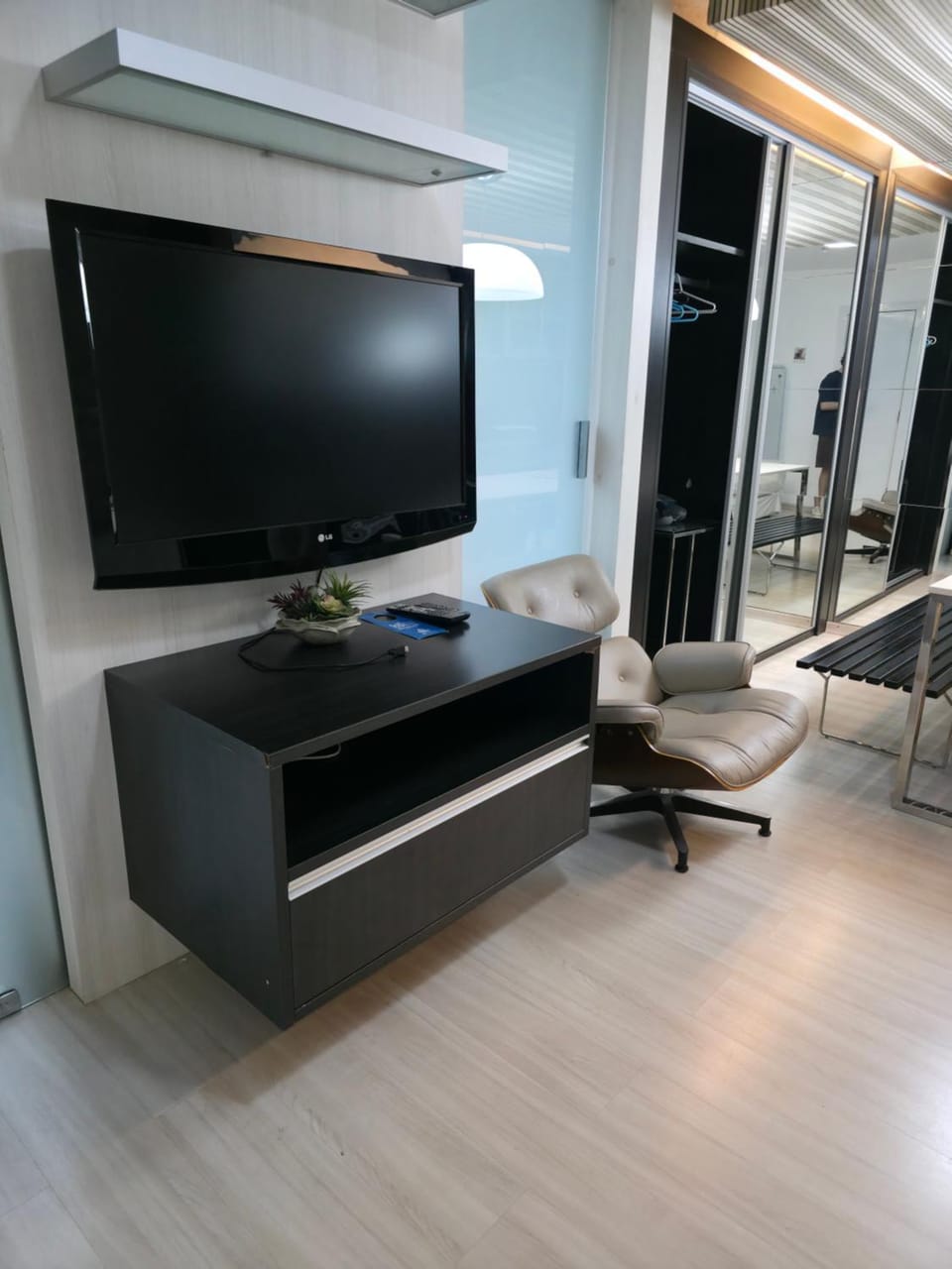 Communal lounge/ TV room, Living room
